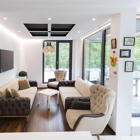Apartment The Terrace Lounge By Rv Warna