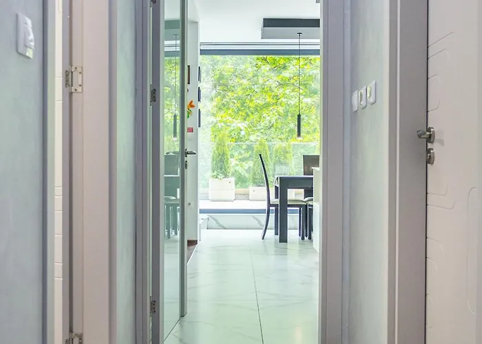 The Terrace Lounge By Rv Apartment *