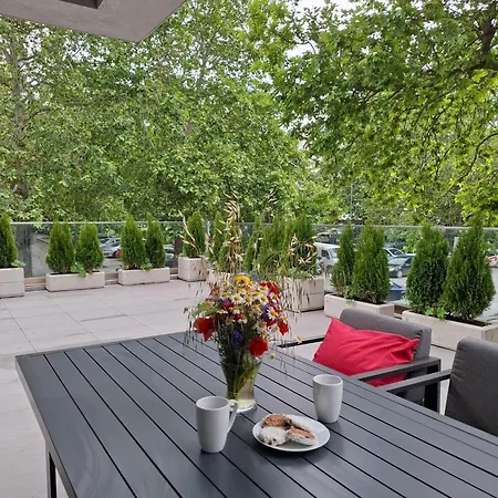 The Terrace Lounge By Rv Apartment