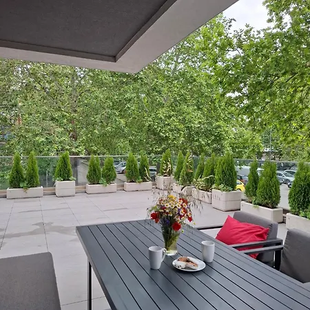 The Terrace Lounge By Rv Apartment *