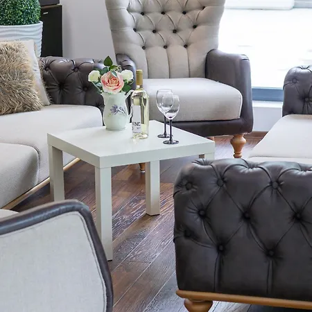 The Terrace Lounge By Rv Apartment